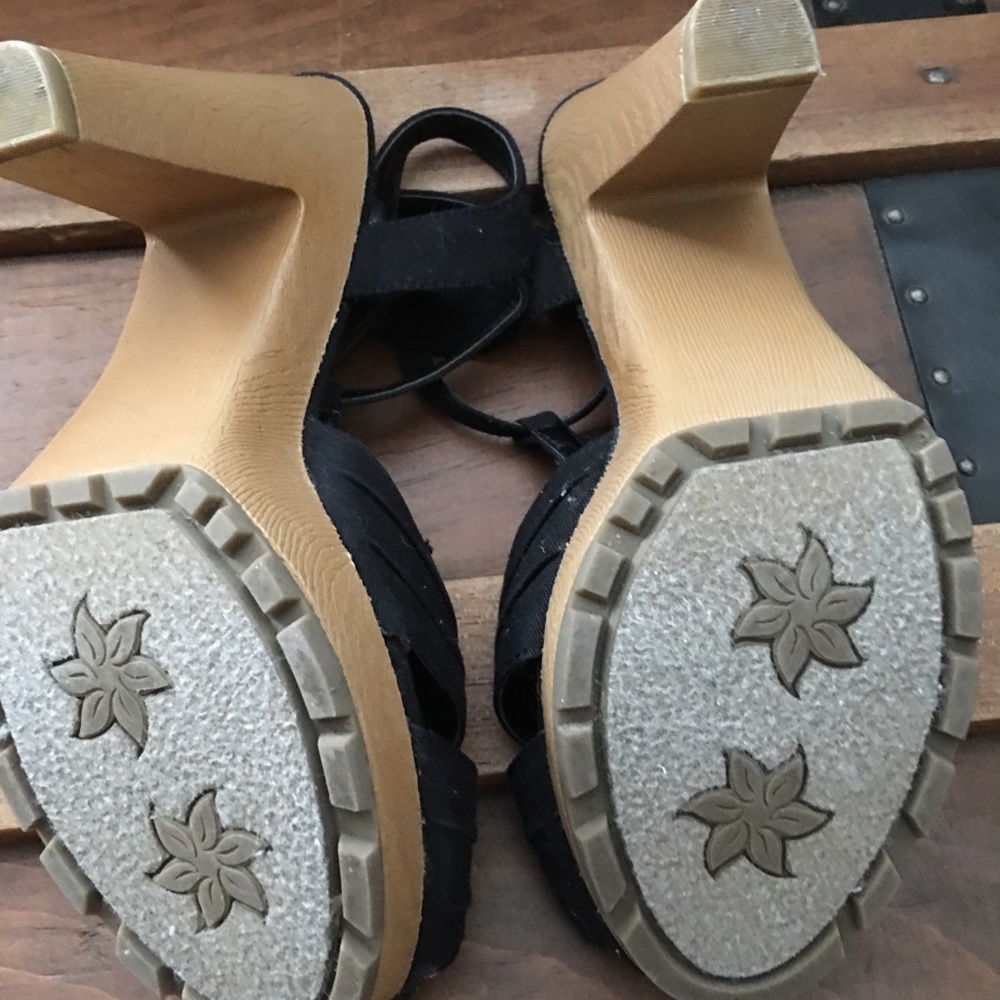 Heels - Picture 3 of 5